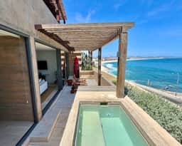 Ocean View • Beach Access • Pool • WiFi