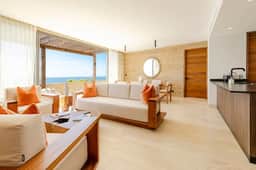 Ocean View Condo • Infinity Pool • Hot Tub • WiFi