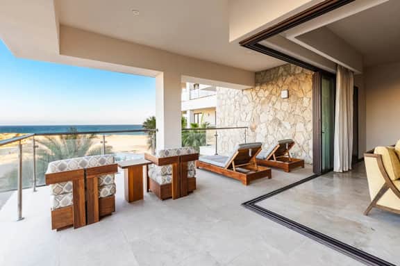 Beachfront Condo • Hot Tub • WiFi • AC