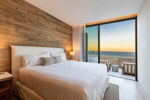 Condo w/Hot Tub • Infinity Pool • Gym • Ocean View