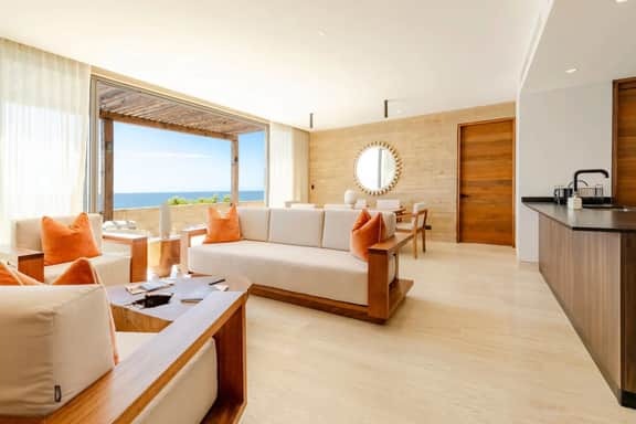 Ocean View Condo • Infinity Pool • Hot Tub • WiFi