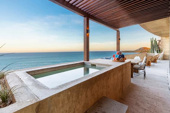 Cabo Escape w/ Infinity Pool & Hot Tub