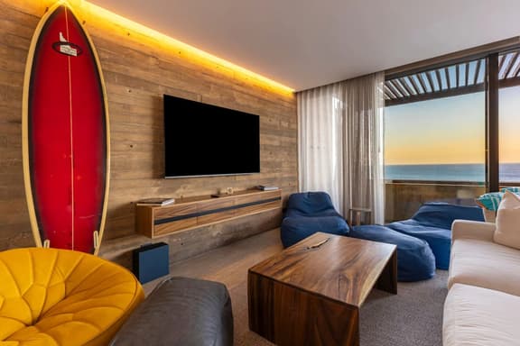 Condo w/Hot Tub • Infinity Pool • Gym • Ocean View