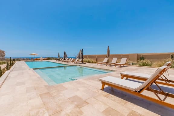 Mistiq • 6–8 Guests • Ocean View • Pool • WiFi